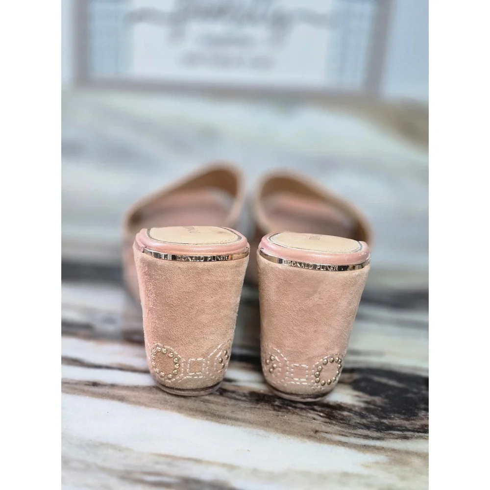 Donald Pliner Indie Blush Pink Suede Studded Wedge Sandals Womens 6M Platform